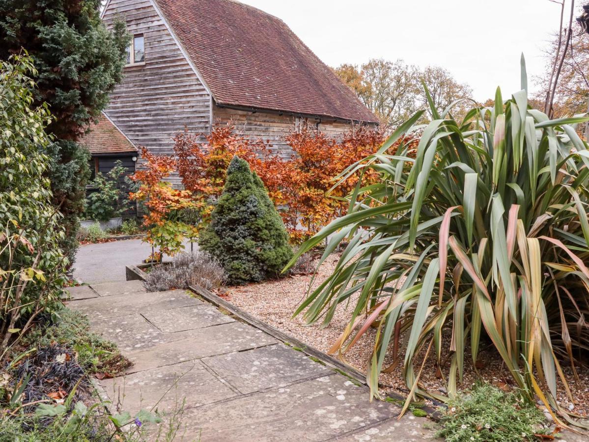 Little Batts Villa Edenbridge Exterior photo